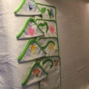 SET OF FLORAL FABRIC PLACEMATS & MATCHING NAPKINS